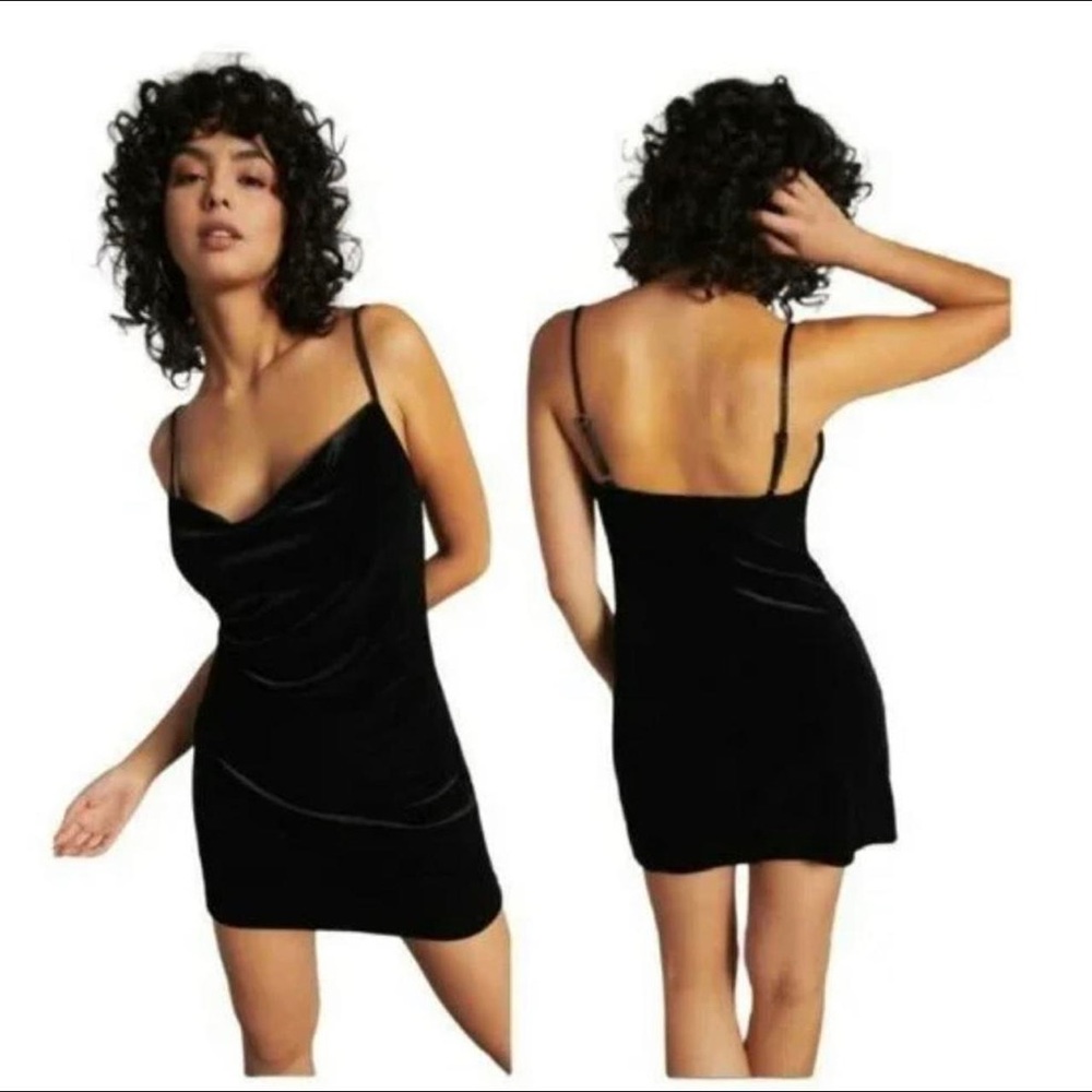 Banana Republic black velvet slip dress